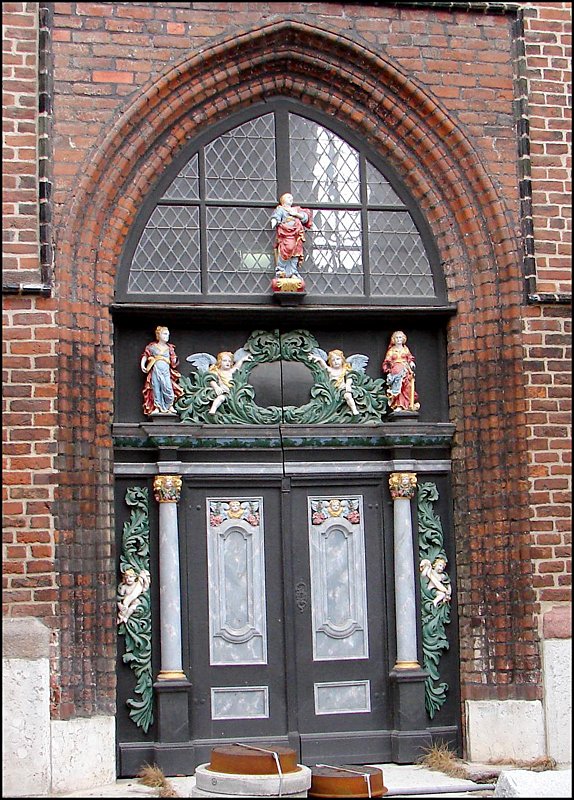 Noch Baustelle - Portal zur Basilika St. Jakobi (Stralsund 11.03.07)