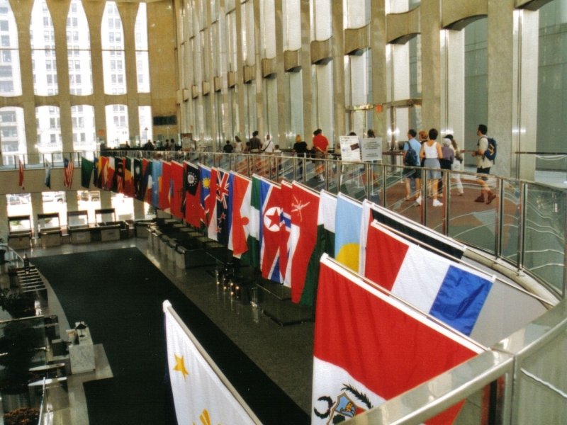 Noch ein Bild aus der Zeit vor 9/11: 
Die Lobby des World Trade Centers. Das Bild ist ein Scan eines Papierabzuges, fotografiert im Herbst 1998.