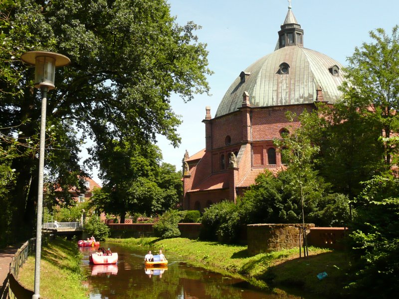 Nordhorn, Vechtepartie und kath.Kirche St. Augustinus