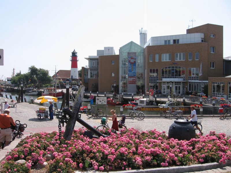 Nordseebad Bsum mit Leuchtturm, 22. 7. 2006