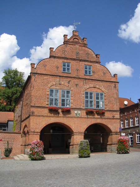 Nordwestmecklenburg; Gadebusch, Am Markt Rathaus 22.08.2009