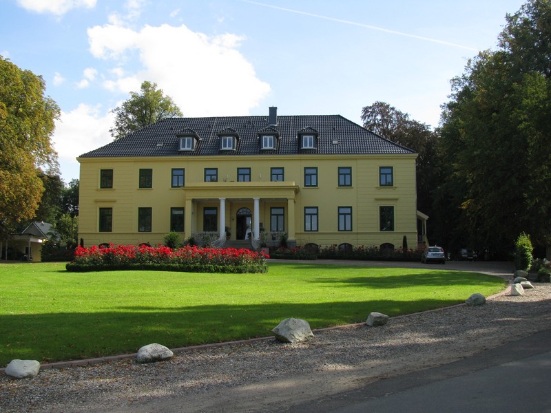 Nordwestmecklenburg; Harkensee, Gutshaus an der Strae der Freundschaft 18.09.2009