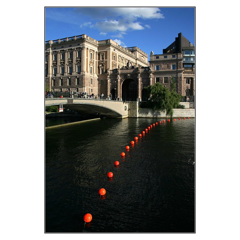 Norrstrm (das Gewsser), Riksbron (die Brcke) und Riksdagshuset (das Gebude). 25.8.2007 (Matthias)