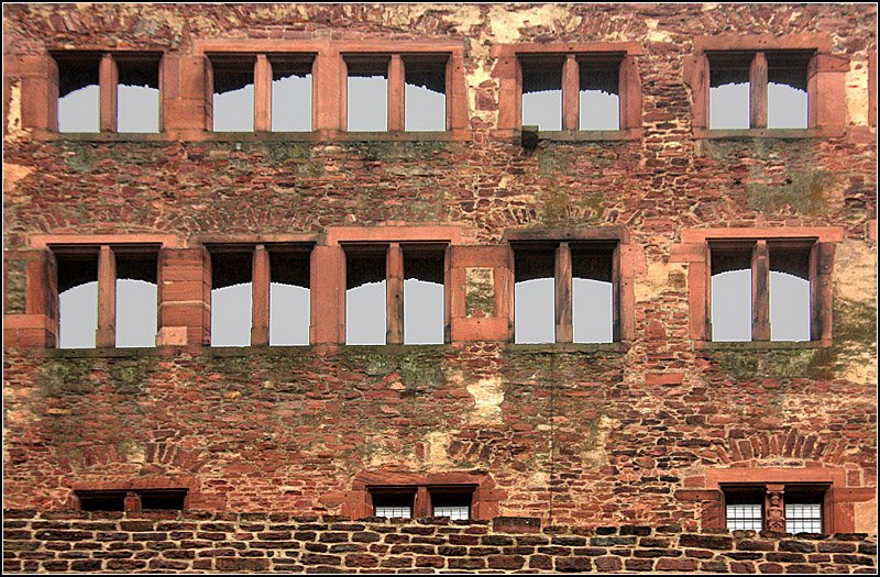 Nur Fassade und nichts dahinter: Detailansicht des Schlosses von Heidelberg. 28.02.2009 (Matthias)