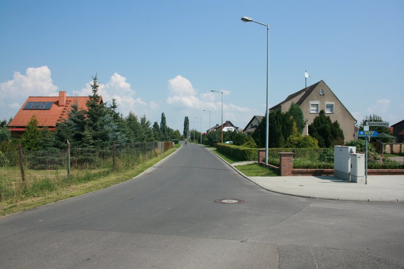 Ortsteil Gro Breesen, Baumschulenweg/Grtner Strae, Teil des Oder-Neisse-Radweg