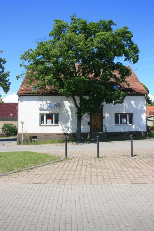 Ortsteil Schlagsdorf, ehemaliges Gasthaus  Am Neissebogen , leider ohne Gste und steht zum Verkauf. 