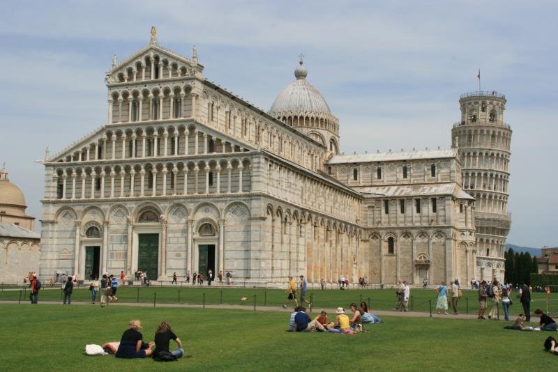 Piazza dei Milracoli in Pisa.