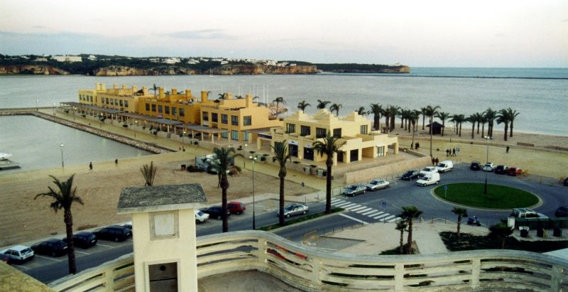 PORTIMO (Concelho de Portimo), 13.01.2001, Neubau der Marina in Praia da Rocha (Foto eingescannt)