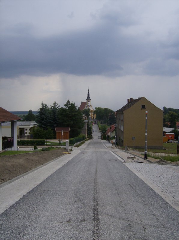Priorsberg, mit Blick auf Kloster Neuzelle vor dem groen Regen, am 04.07.09