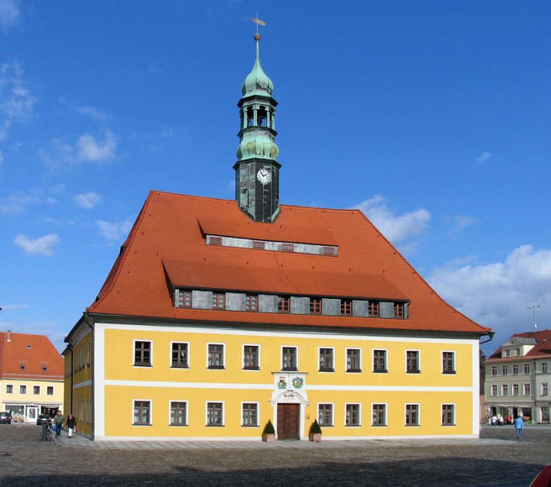 Rathaus in Neustadt (Sachsen) wiedererbaut 1696-1703; 27.02.2008 - meine erste Entzerrung eines Fotos, Danke fr den Hinweis
