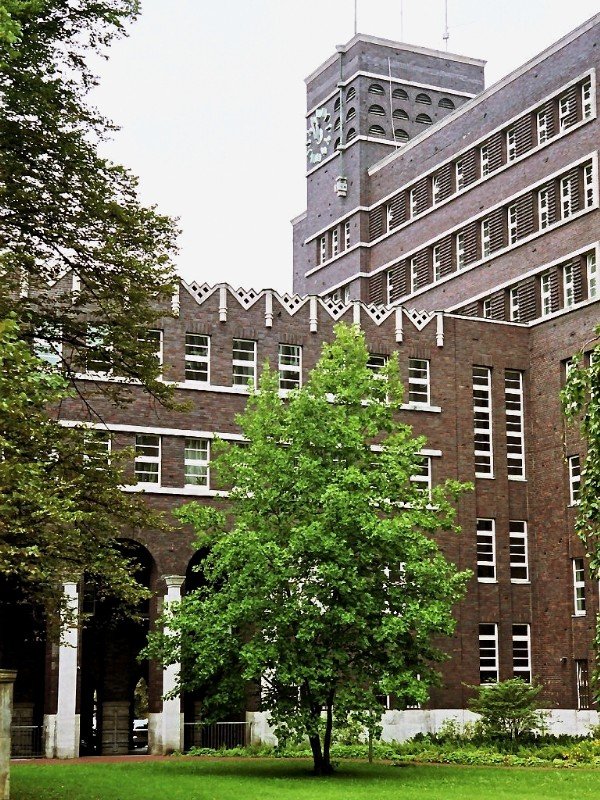 Rathaus von Oberhausen, Ansicht von SO (21. August 2007)