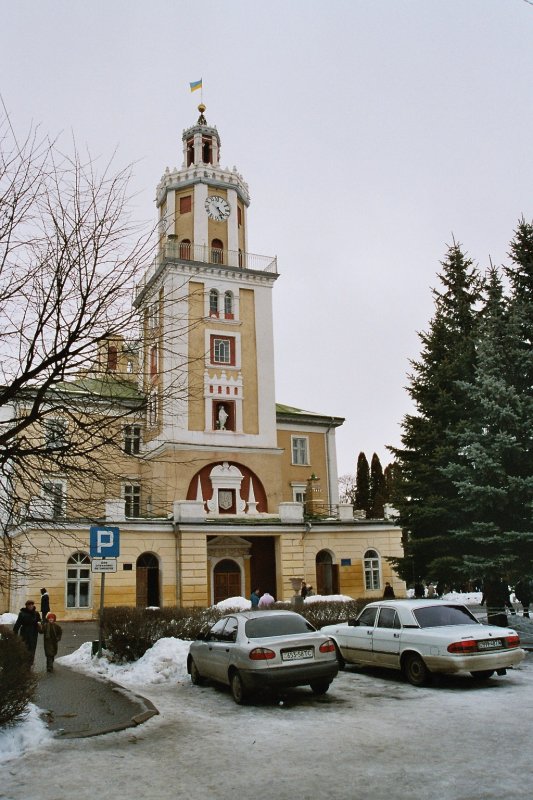 Rathaus von Sambir Ukraine 09-03-2004
