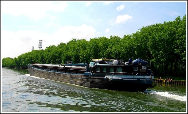 Rhein-Herne-Kanal in Oberhausen (Hhe Kaisergarten Richtung Duisburg). 