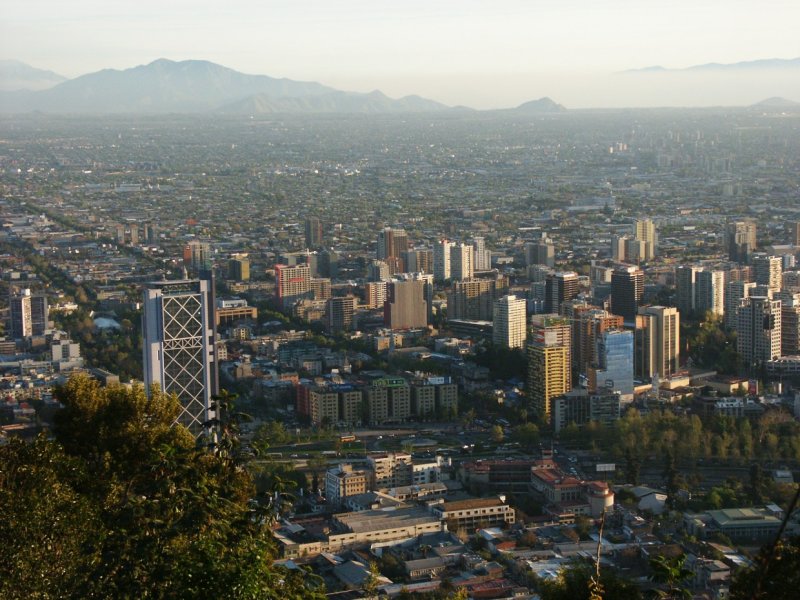 Santiago de Chile, Blick zu den Kordillieren vom Ausflugsziel San Cristobal 
aufgenommen: 07.10.2005 