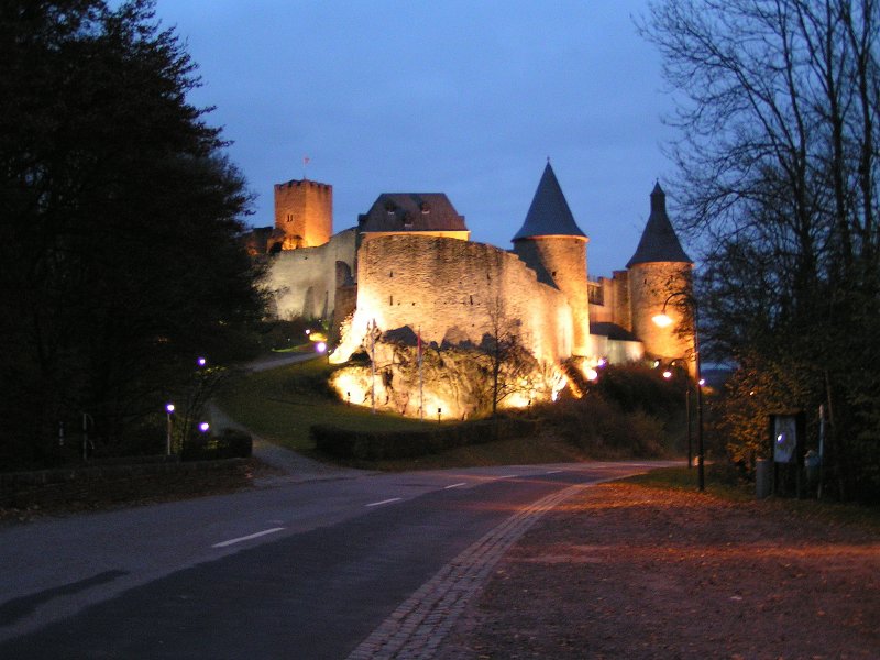 Schloss Bourscheid (Luxemburg) by night. 04.11.07
