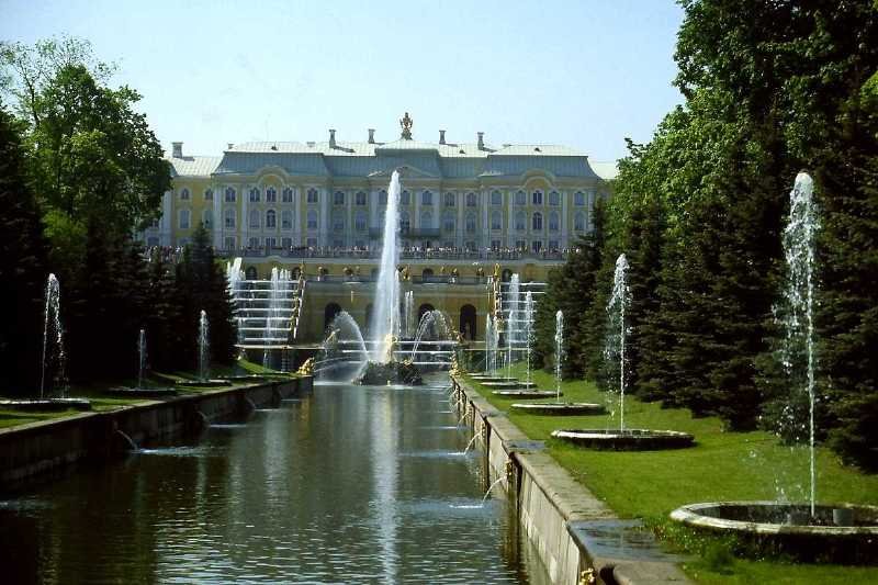 Schloss Peterhof bei St. Petersburg (4. Juni 1982)