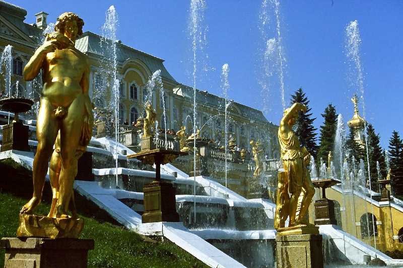 Schloss Peterhof bei St. Petersburg (4. Juni 1982)