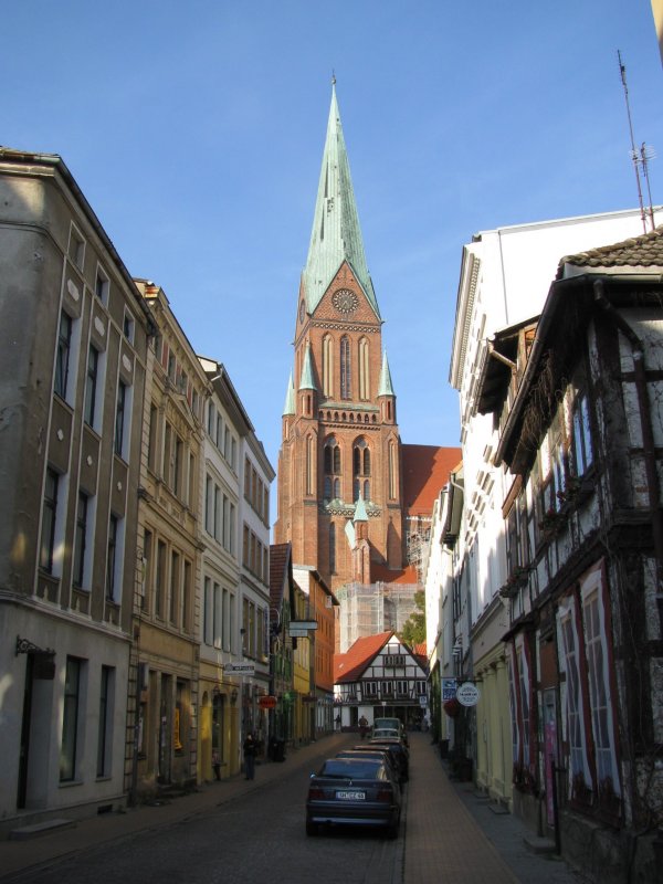 Schwerin;Dom durch die Buschstrae gesehen 27.09.2009