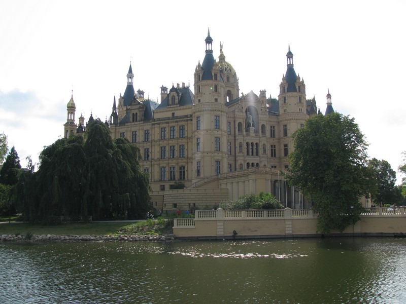 Schweriner Schlo von der schwimmenden Brcke aus gesehen, BUGA 2009 Schwerin 16.09.2009