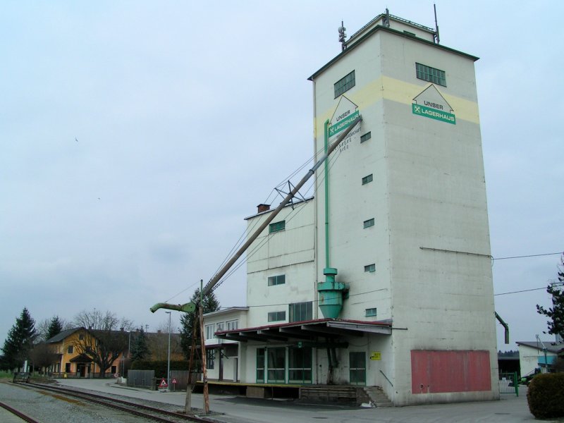 Siloanlage in Geinberg mit Rohr zur Bahnbeladung;090331