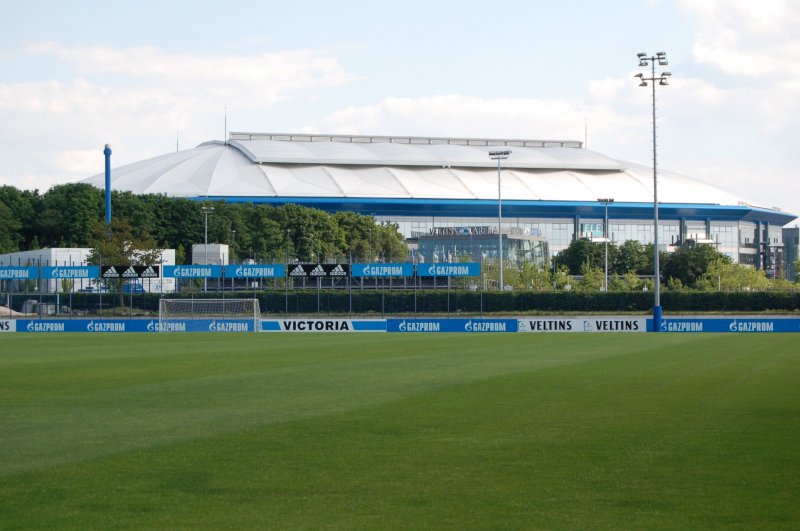 Sollte denn nicht in der Bildergalerie von Gelsenkirchen wenigstens 
e i n Foto von der Veltins-Arena sein? Also bitte.