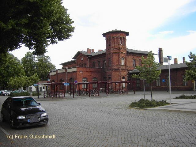 Sorauer Strae mit Westgiebel vom Bahnhof Forst/Lausitz