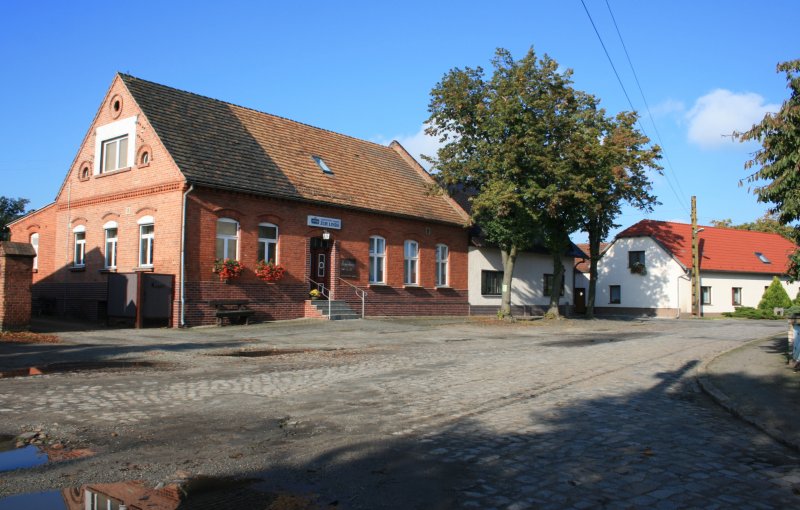 Spremberg, Ortsteil: Cantdorf, Lindenplatz und Gasthaus zur Linde, 19.10.09