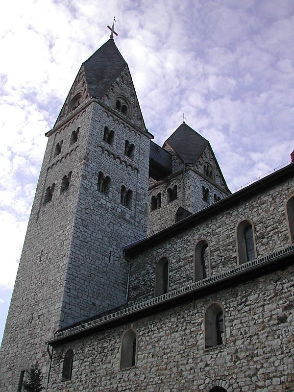 St. Lubentius in Dietkirchen, heute Stadtteil von Limburg. (Oktober 2005)