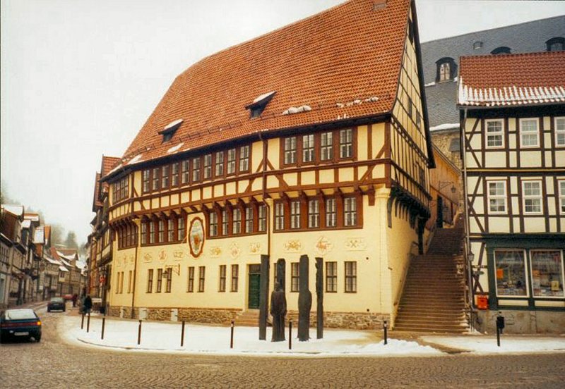 Stollberg im Harz, Rathaus mit Treppenaufgang, Winter 2004/2005