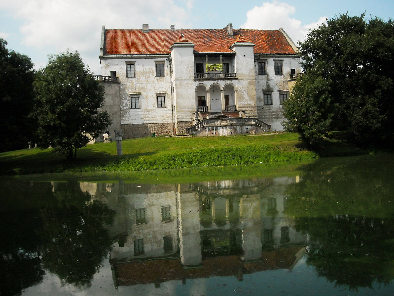 Szydlowiec - Zamek i unikalne Muzeum ludowych instrumentow muzycznych /Schloss mit einzigartige in Europa Musikinstrumenten Museum  14.08.2009.