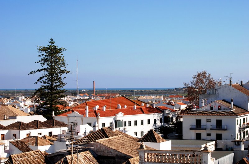 TAVIRA (Concelho de Tavira), 11.01.2007, Blick vom Castelo ber die Stadt