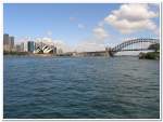 Blick von Schiff ( Fhre nach Manly ) auf die Harbour Bridge ...
