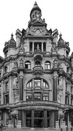 Ein historisches Gebäude an der  Meir , eine der bedeutenden Einkaufsstraßen in Antwerpen.