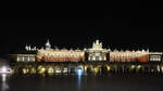 Die Krakauer Tuchhallen in der Mitte des Hauptmarktes in Krakau sind bedeutendste Beispiele der Renaissance-Architektur in Mitteleuropa.