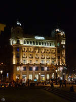 Dieses historische Gebäude der großen spanischen Warenhauskette  El Corte Ingles  befindet sich im Zentrum von Barcelona.