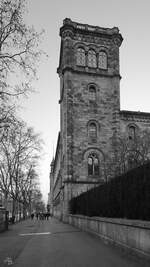 Ein Eckturm des Hauptgebudes der Universitt Barcelona, so gesehen Ende Februar 2012 in der Innenstadt von Barcelona.