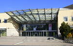 Suhl, der Haupteingang zum Congress Centrum, April 2025 