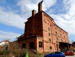 Die alte Malzfabrik in Ering, ein wundersch�nes Backsteingeb�ude welches hoffentlich noch einer Rettung entgegensehen kann! 260406