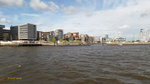 Hamburg-Hafencity am 3.5.2016: Einfahrt in den Grasbrookhafen mit den Husern am Dalmannkai und dem Unilever-Haus am rechten Rand /