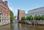 Hamburg - Nikolaifleet mit dem Commerzbankgebude rechts - 13.07.2013