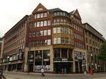 Hamburg am 1.8.2021: Kontorhaus an der MnckebergstraeEcke Bergstrae, erbaut 1912/13 nach Plnen von Henry Grell /
