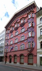 Ljubljana, Jugendstilgebude mit auffllig gestalteter Fassade, 1921 vom Architekt Ivan Vurnik geschaffen, beherbergt die Genossenschaftsbank, Juni 2016