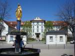 Bad Wurzach / Oberschwaben,  Schlo mit sehenswertem Barocktreppenhaus  und Stadtbrunnen,  2008