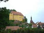 Mahlberg in der Ortenau,  Blick zum Schlo von 1630 und zur Pfarrkirche,  hochgelegen auf einem Basaltkegel,  Mai 2010  