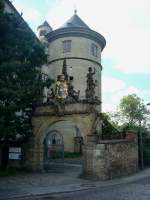 Torgau an der Elbe,  Eingang zum Schlo Hartenfels von der Elbseite aus,  Juni 2010