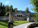 Schlo Linderhof in Bayern, das einzige von den drei Mrchenschlssern des Knigs Ludwig II, das zu seinen Lebzeiten vollendet wurde, hier der Blick zum Venustempel, Aug.2006