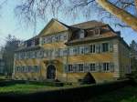 Emmendingen, das Weiherschlo, ein Barockbau mit Mansardendach von 1757, wird heute von der psychatrischen Klinik genutzt, April 2011