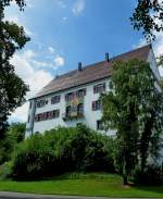 Untermarchtal, das Schlo von 1576, seit 1891 das Mutterhaus der Vinzentinerinnen des Klosters Untermarchtal, Aug.2012