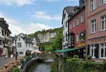 Die Erft durch Bad Mnstereifel, im Hintergrund die Burg - 25.05.2013