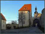 Die westliche Vorburg mit dem Amtshaus und dem Westtor.